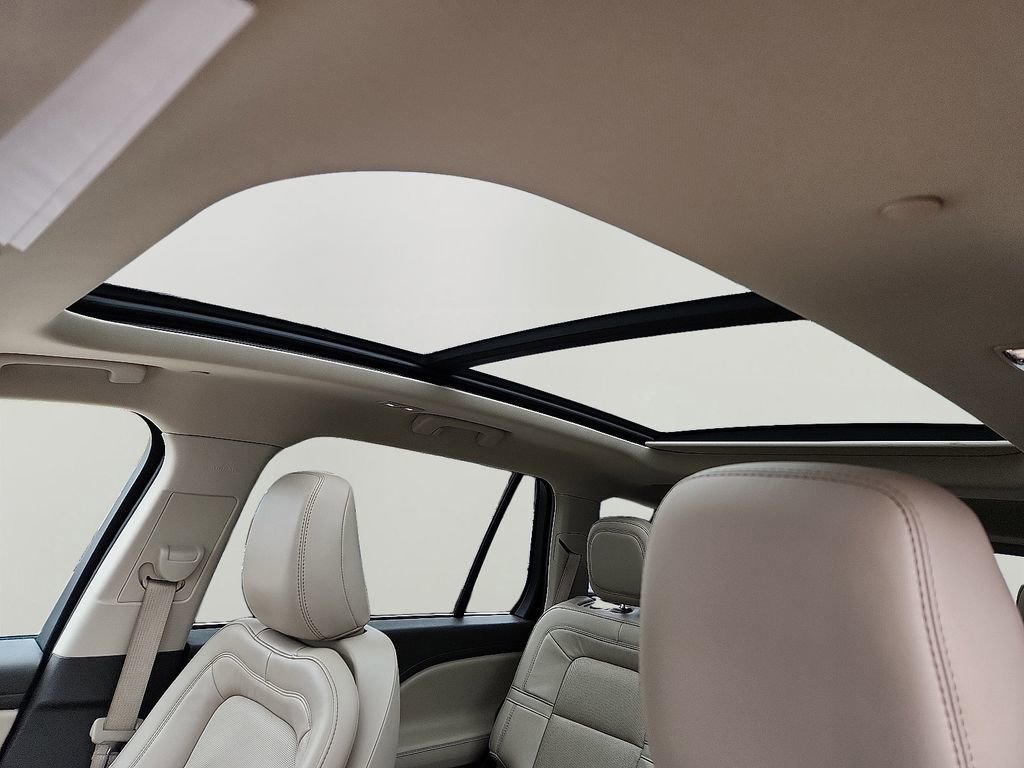 Used 2023 Lincoln Aviator Reserve w/ Equipment Group 201A image 15