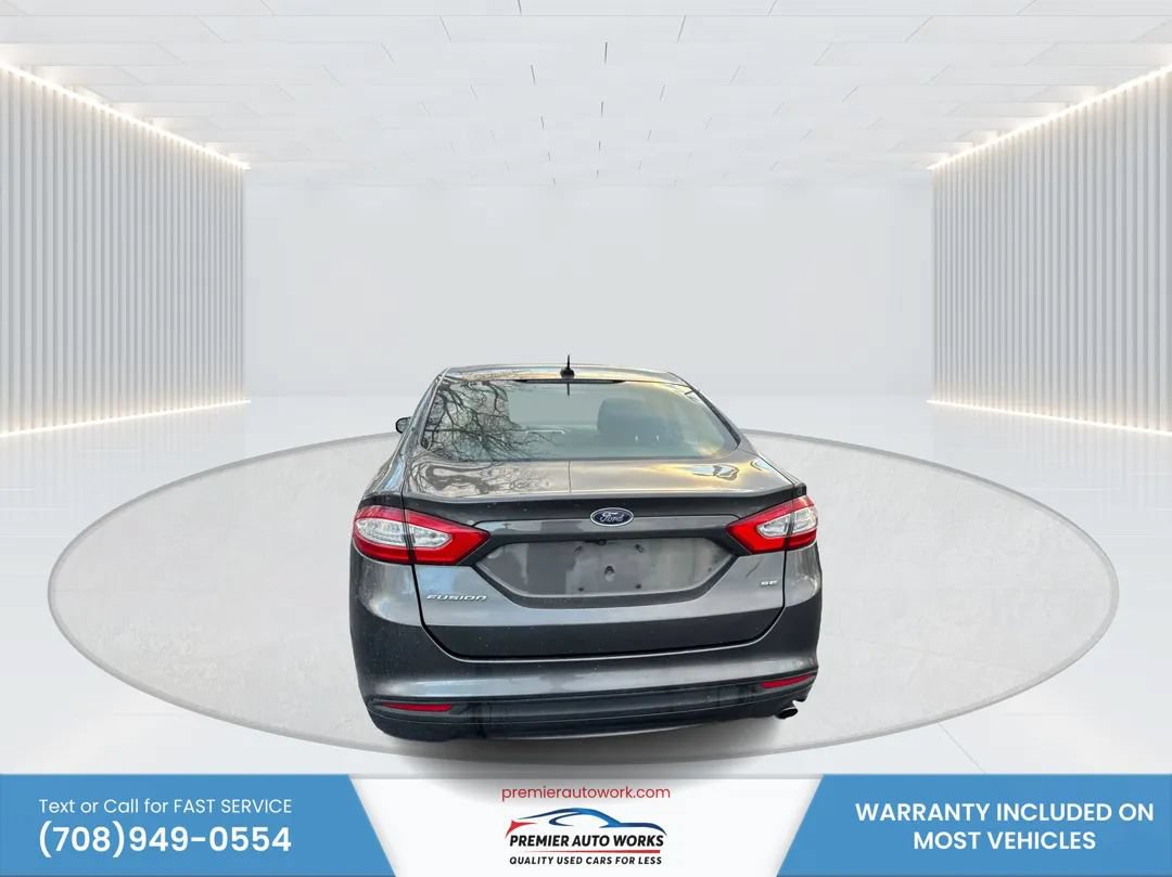 Used 2016 Ford Fusion SE FWD image 5