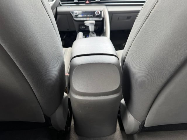 Used 2023 Hyundai Elantra SEL FWD image 9