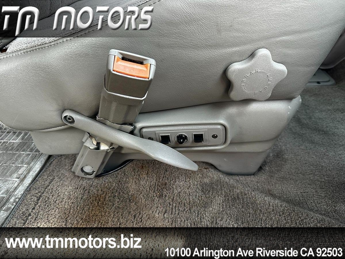 Used 2000 GMC Safari Passenger w/ Sle Marketing Option Pkg 2 RWD image 16
