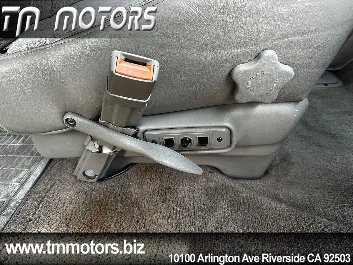 Used 2000 GMC Safari Ext w/ Sle Marketing Option Pkg 2 image 16