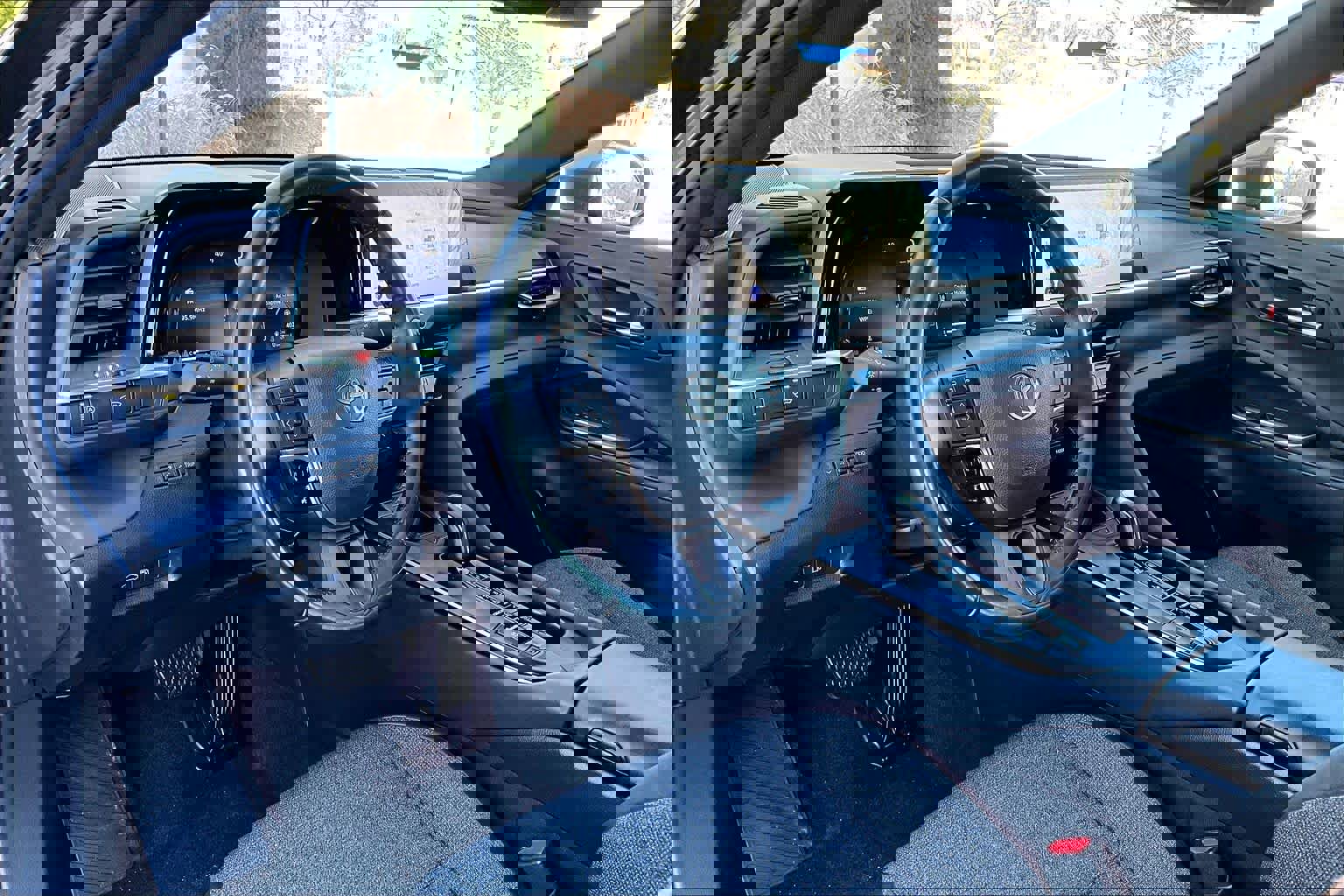 Used 2023 Toyota Crown XLE image 17