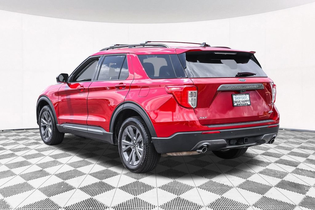 Used 2024 Ford Explorer XLT w/ Equipment Group 202A AWD/4WD image 16