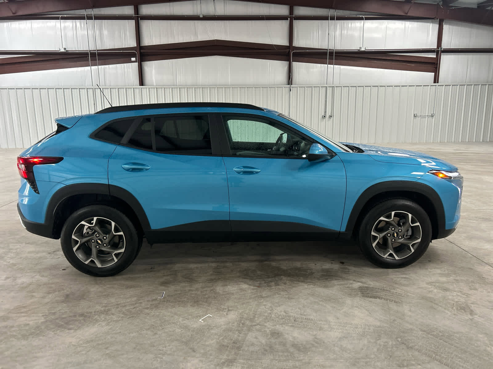 Used 2025 Chevrolet Trax LT w/ Driver Confidence Package image 6