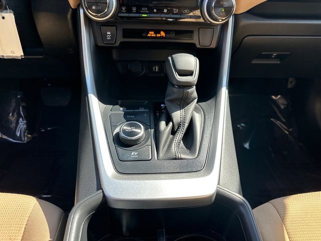 Used 2025 Toyota RAV4 LE image 25