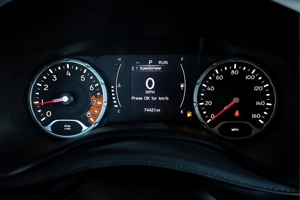 Used 2018 Jeep Renegade Latitude FWD image 29