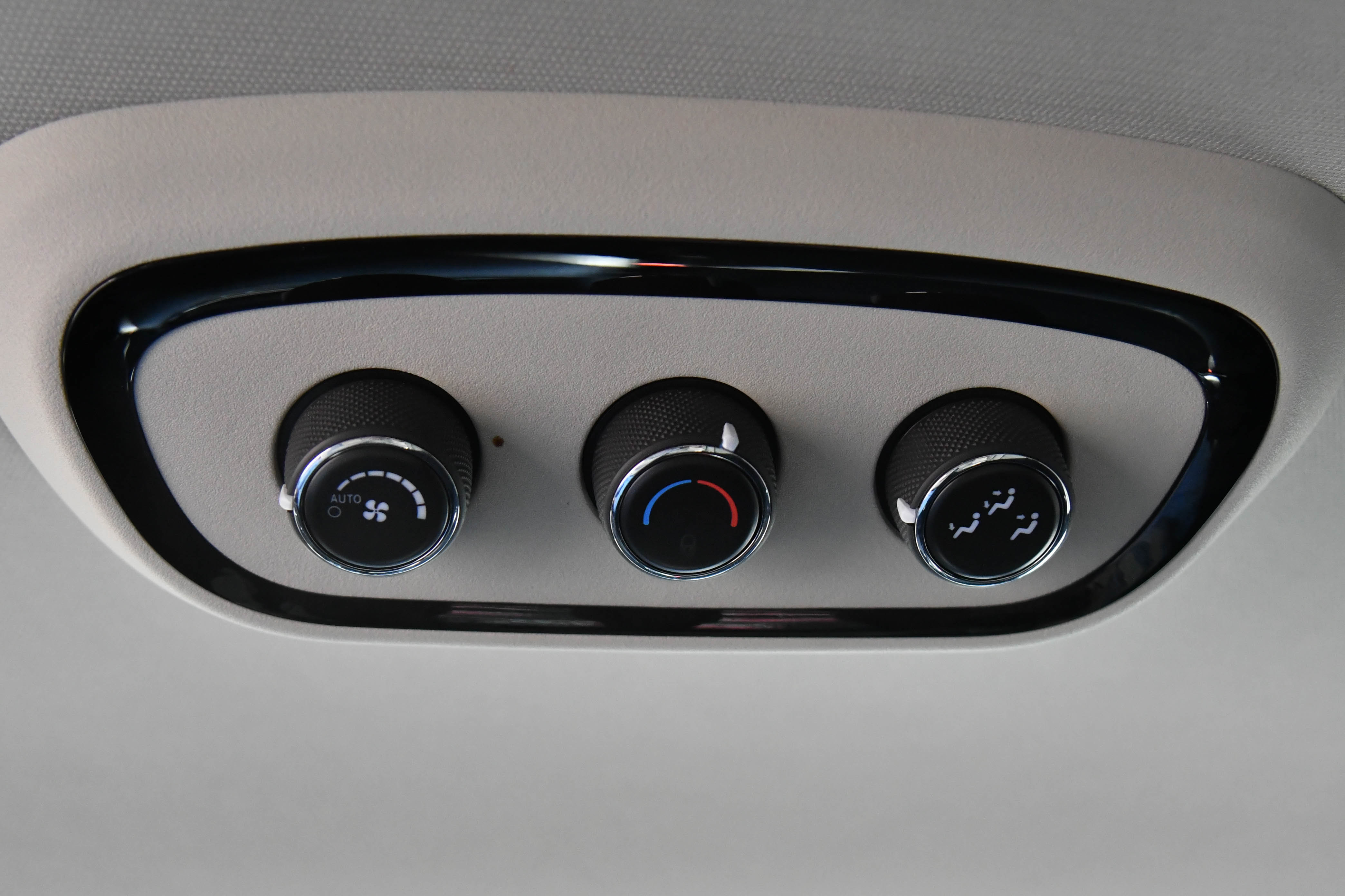 Used 2022 Dodge Durango SXT image 37