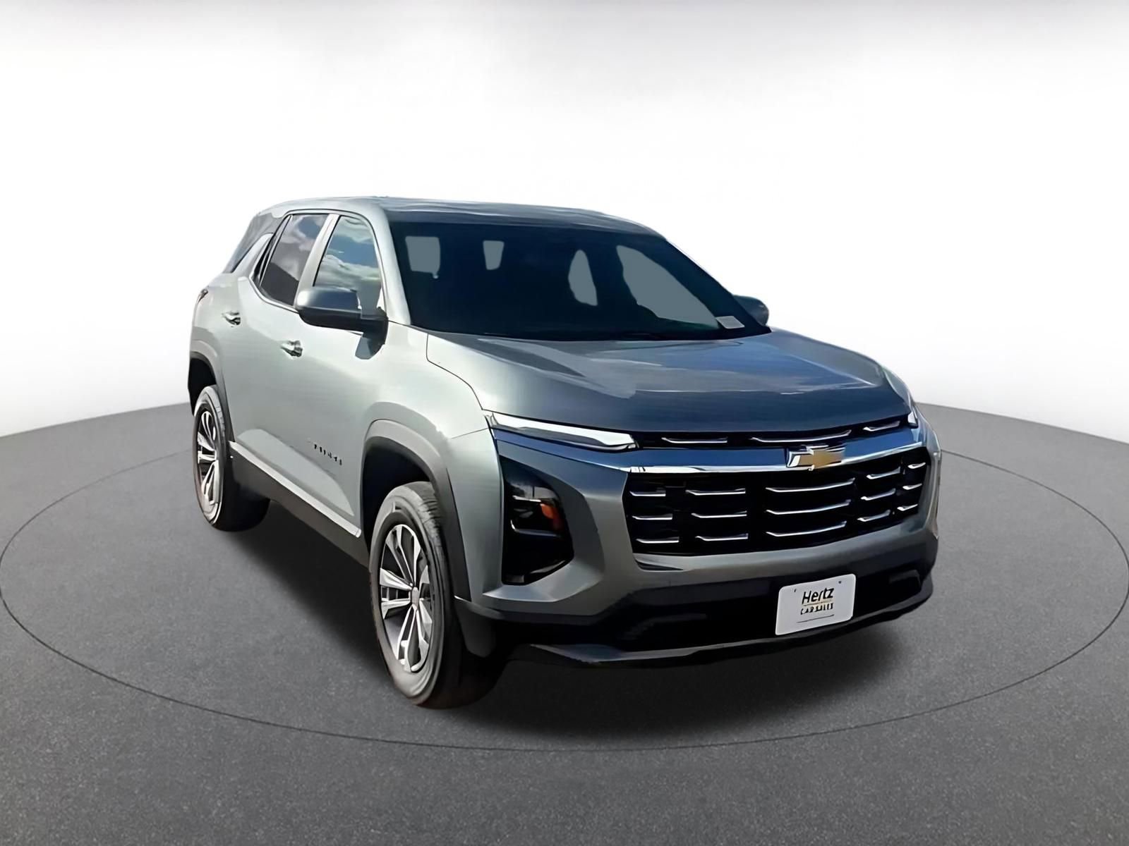 Used 2025 Chevrolet Equinox LT image 3