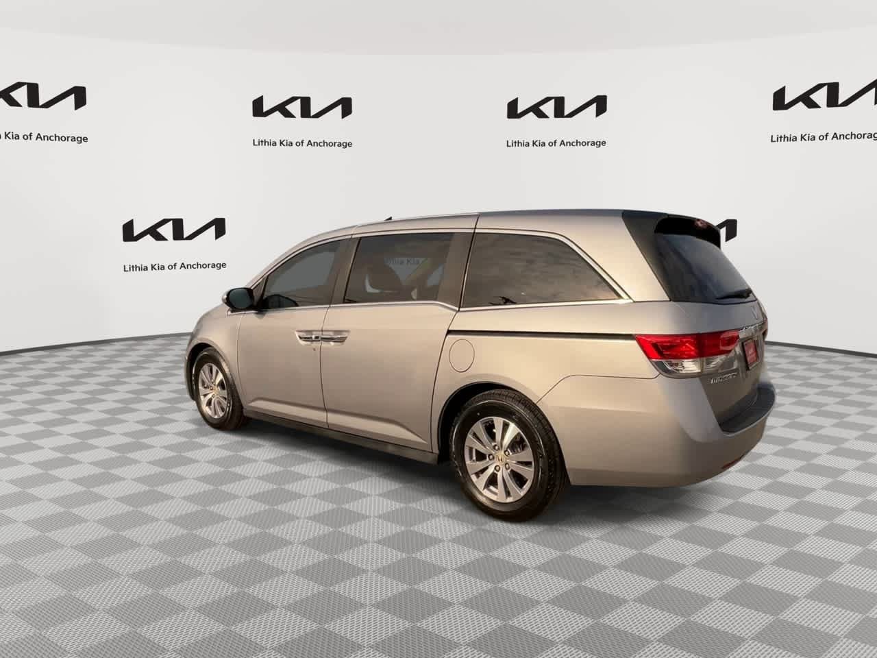 Used 2017 Honda Odyssey SE image 6