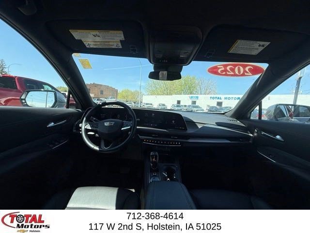 Used 2025 Cadillac XT4 Premium Luxury AWD/4WD image 17