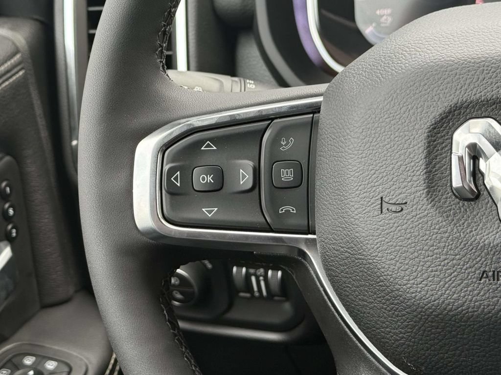 New 2026 RAM 2500 Laramie AWD/4WD image 13