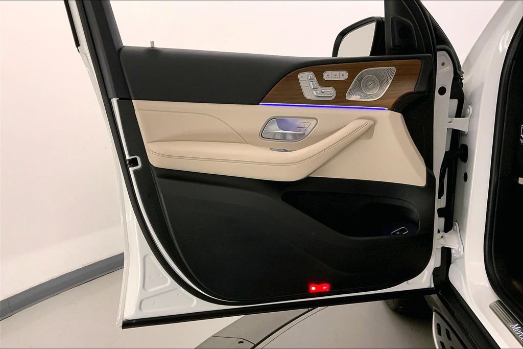 Used 2024 Mercedes-Benz GLS 450 4MATIC image 24