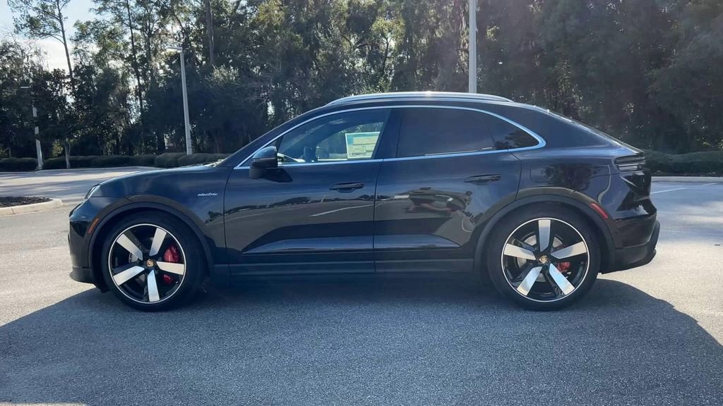 New 2025 Porsche Macan 4S Electric image 5