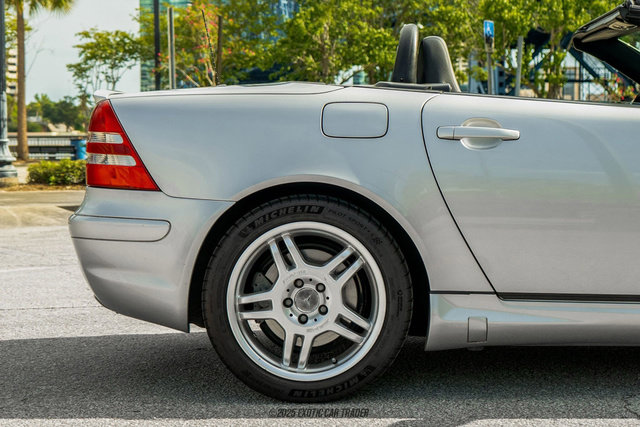 Used 2003 Mercedes-Benz SLK 32 AMG image 10