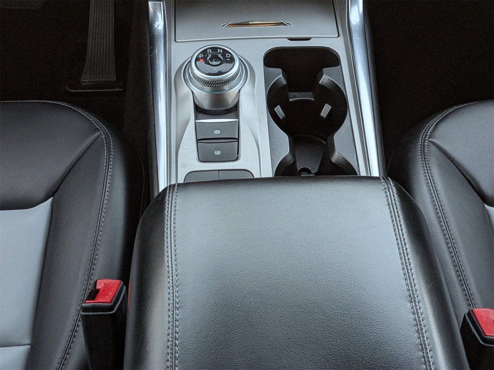 Used 2022 Ford Explorer XLT w/ Equipment Group 202A image 21