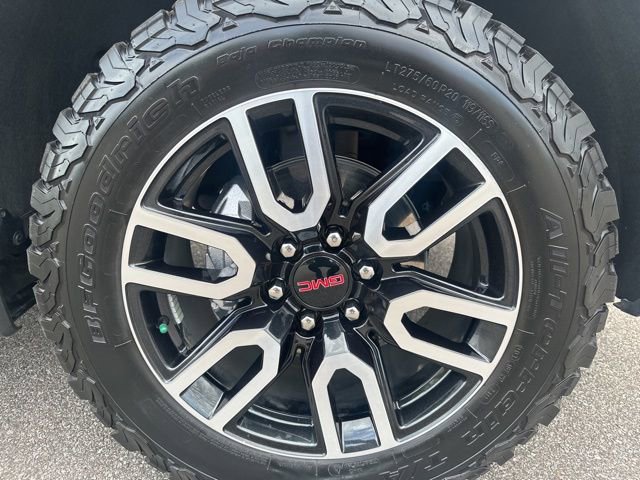 Used 2025 GMC Sierra 1500 AT4 w/ AT4 Premium Package image 12