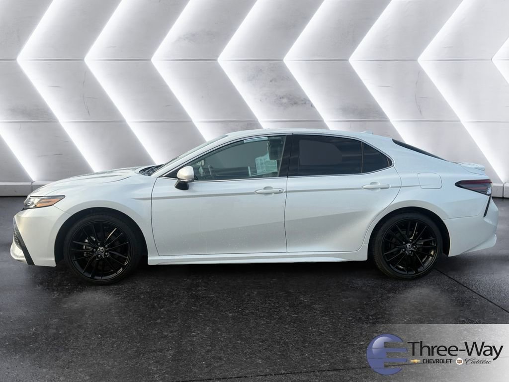 Used 2023 Toyota Camry XSE image 2