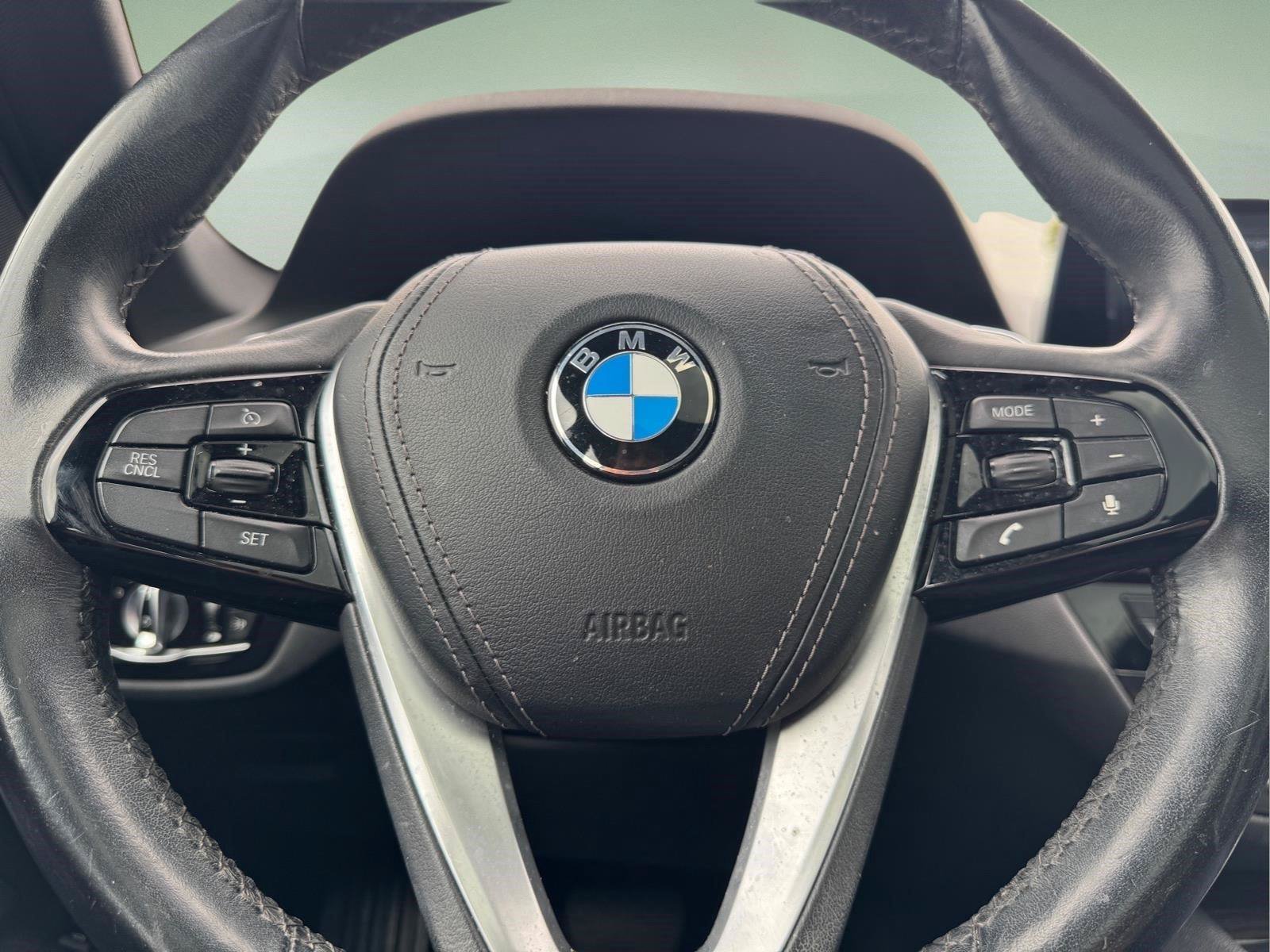 Used 2019 BMW 530e w/ Premium Package RWD image 19