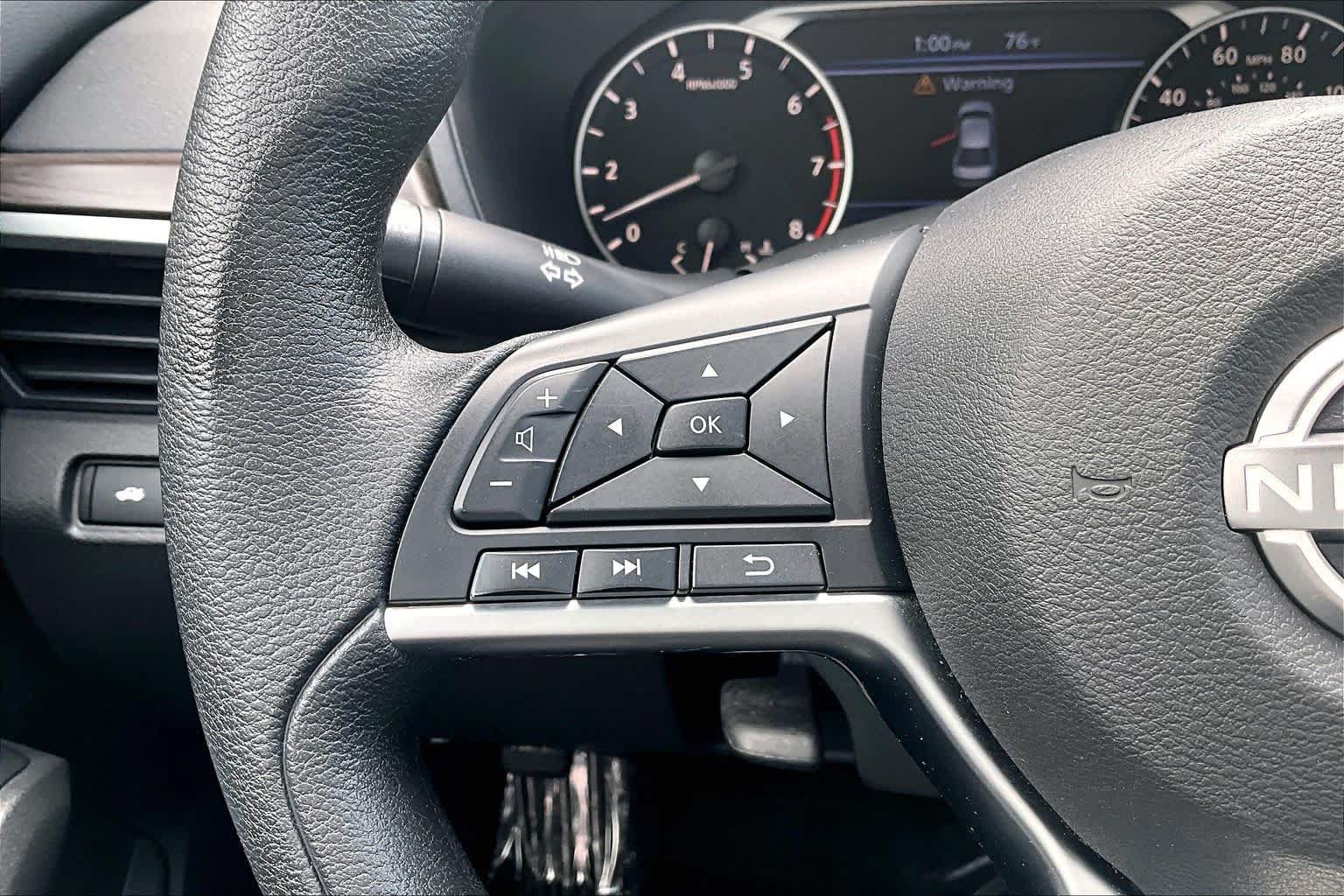 Used 2024 Nissan Altima 2.5 SV FWD image 24