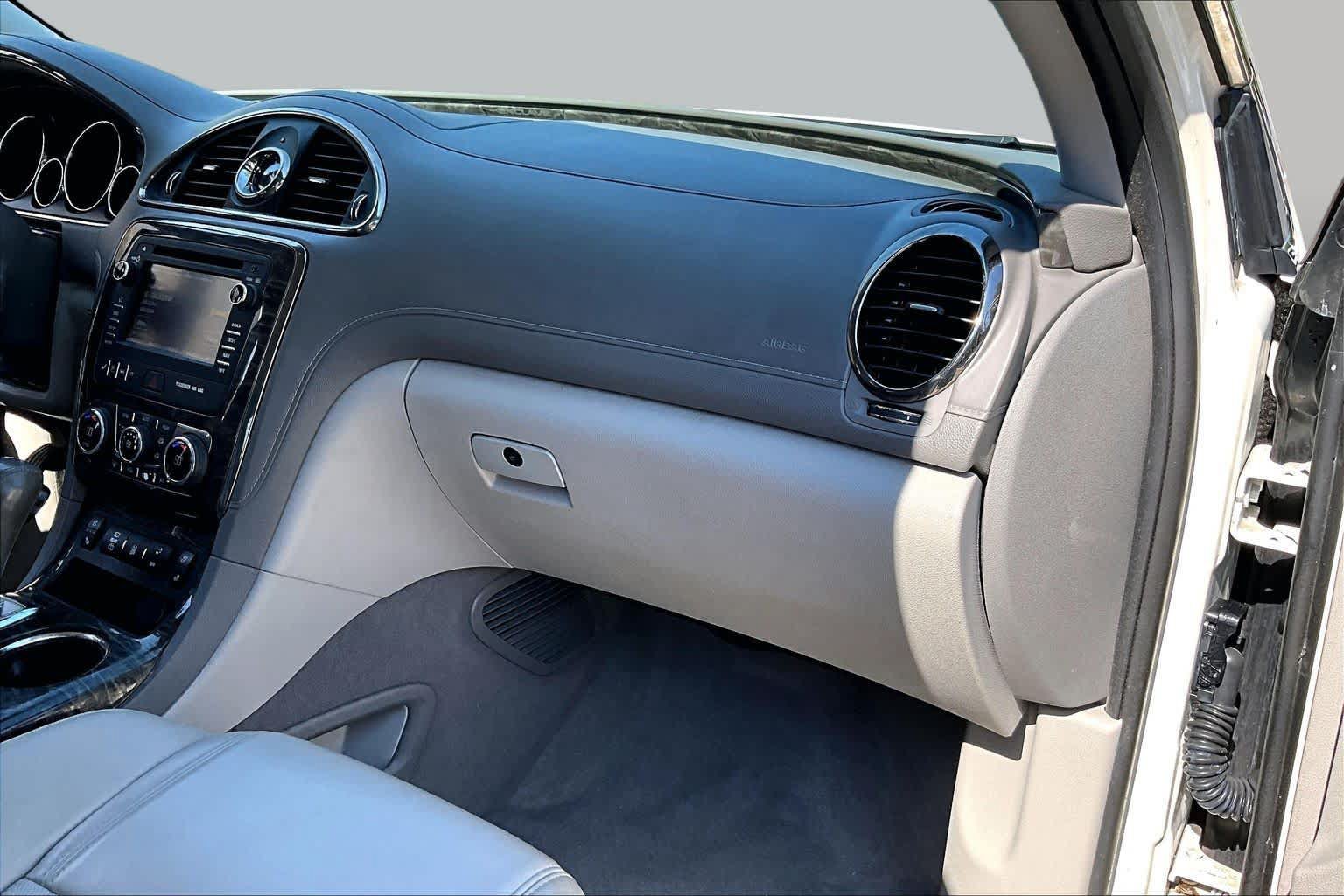 Used 2013 Buick Enclave Premium FWD image 17