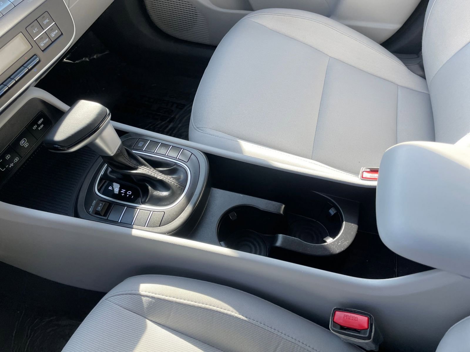 Used 2025 Hyundai Kona SEL FWD image 42