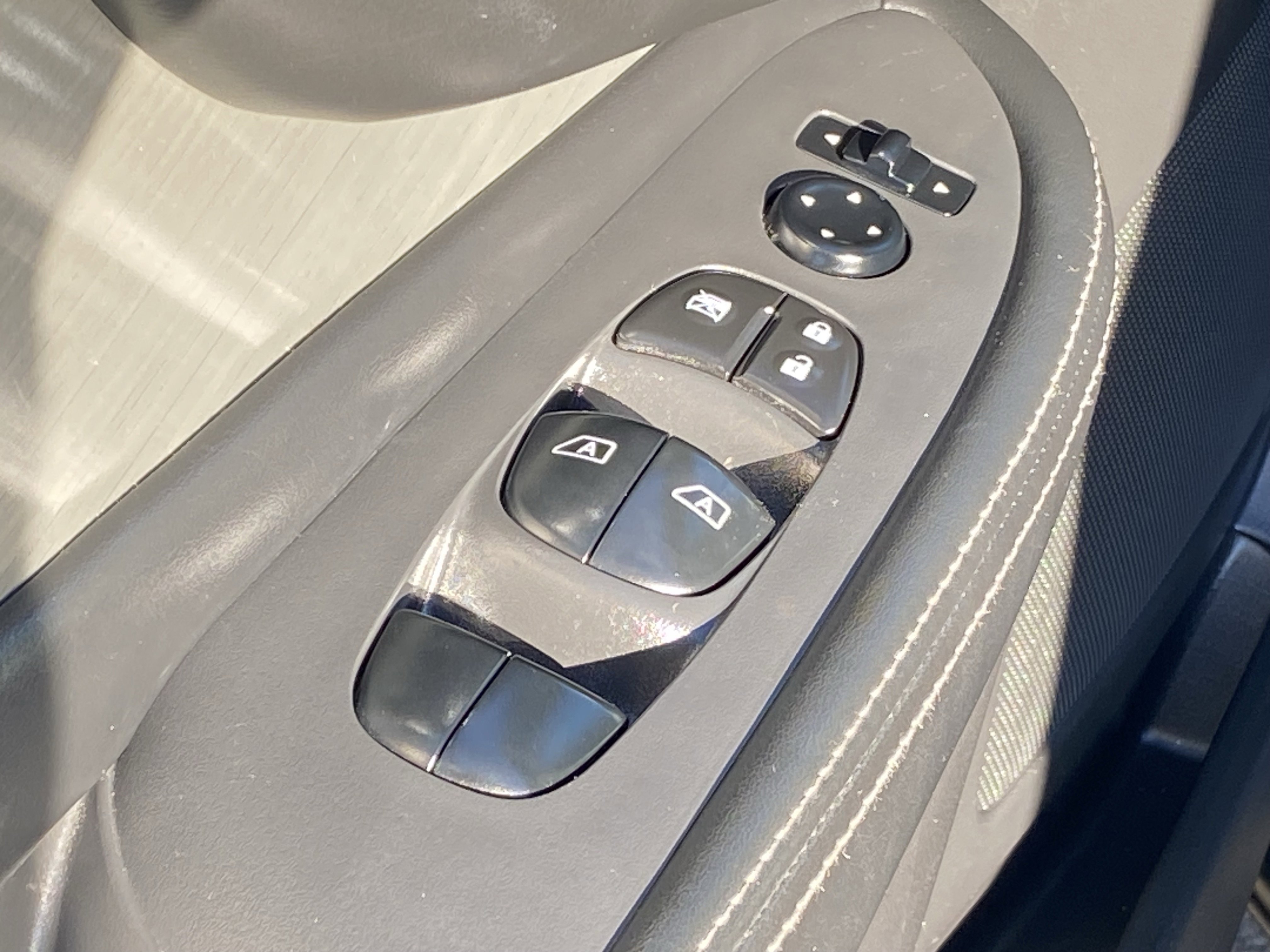 Used 2015 Nissan Murano S w/ Navigation Package image 29