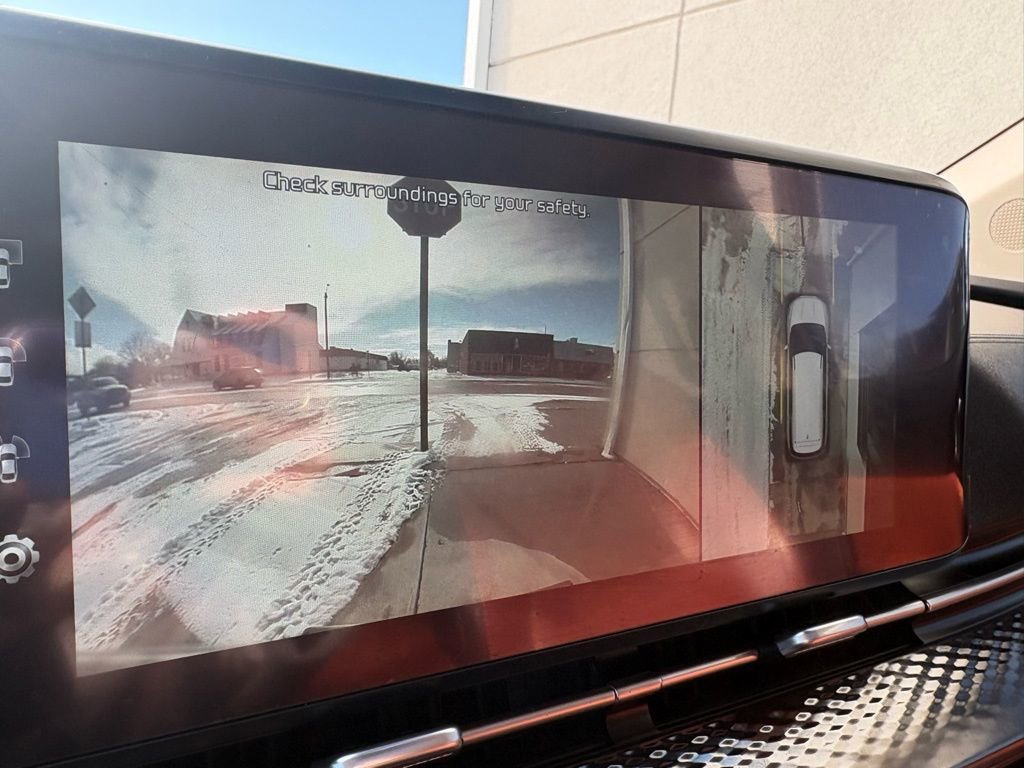 Used 2022 Kia Carnival SX Prestige image 48