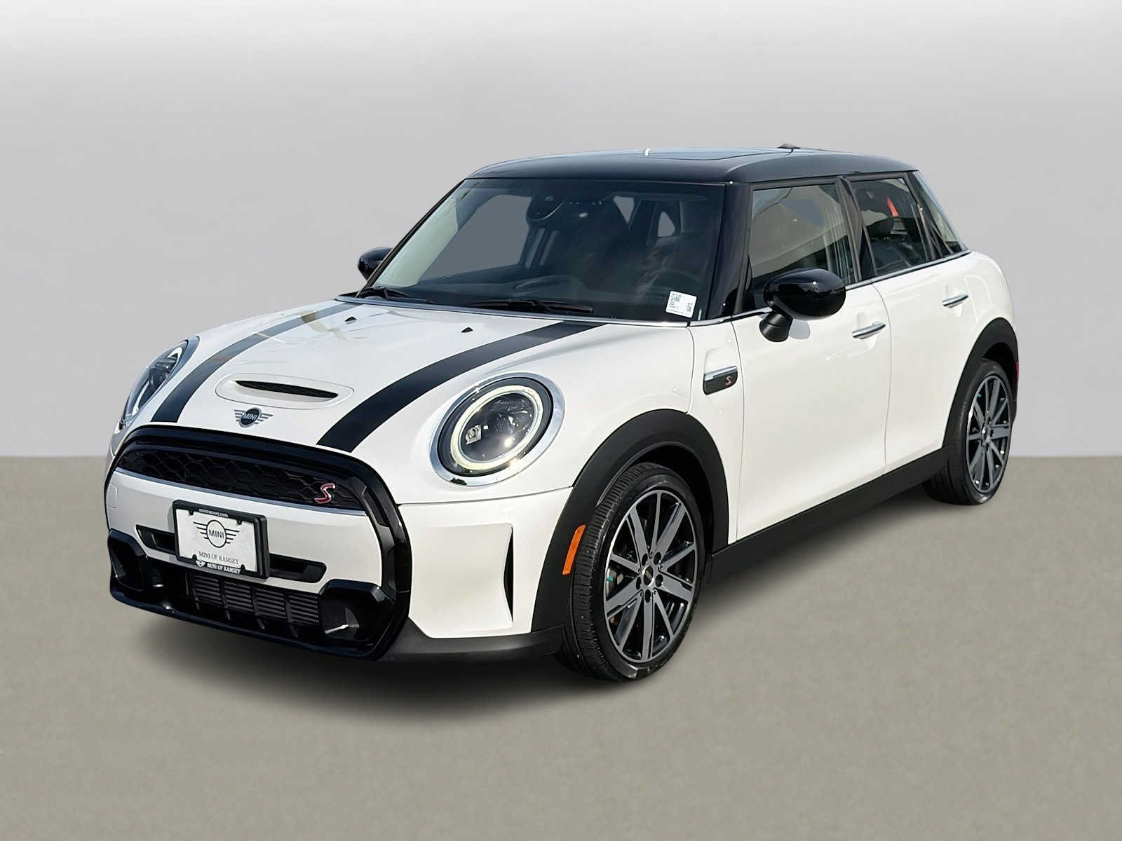 Used 2024 MINI Cooper S FWD image 1