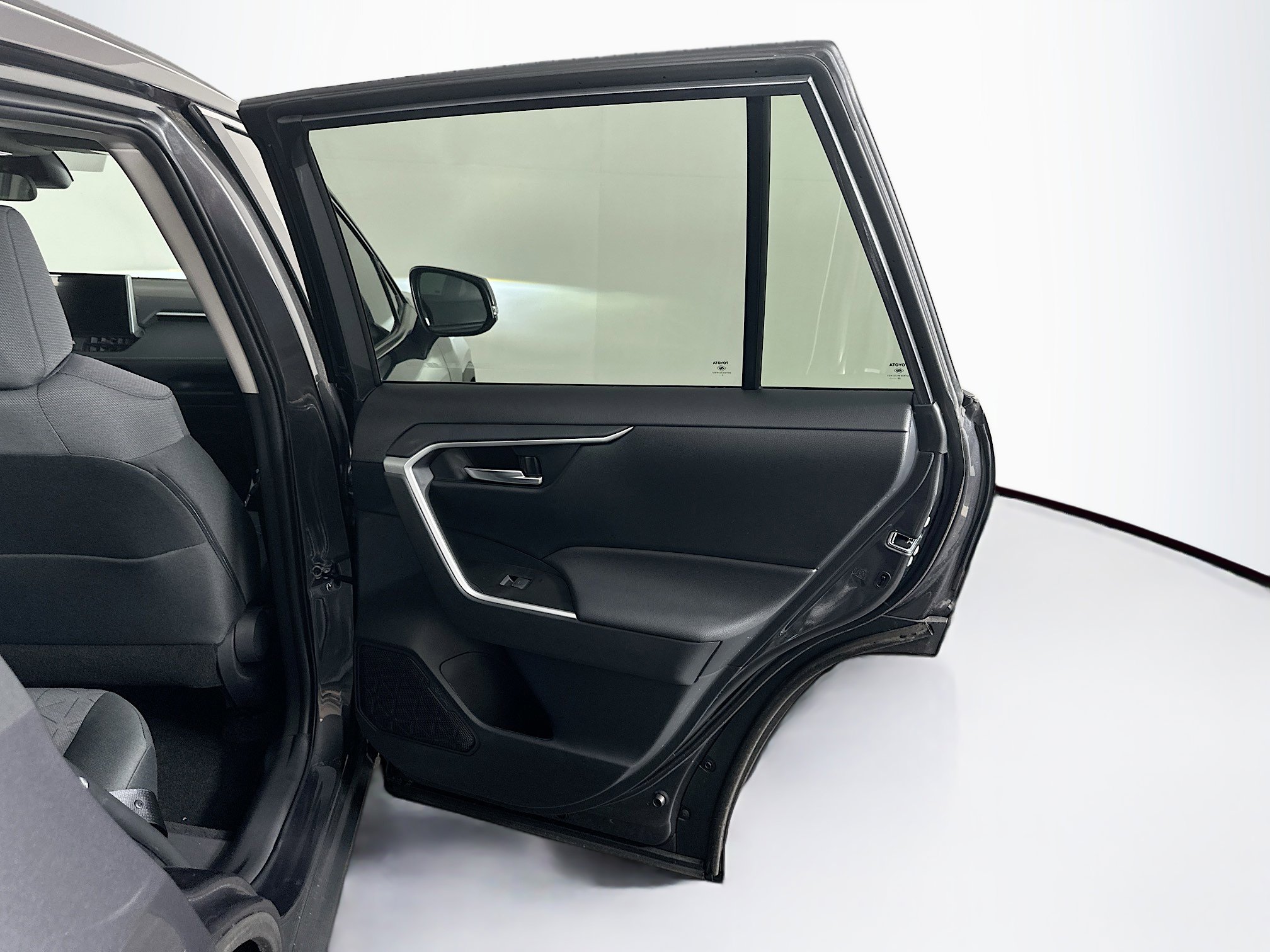 Used 2025 Toyota RAV4 XLE w/ Convenience Package FWD image 30