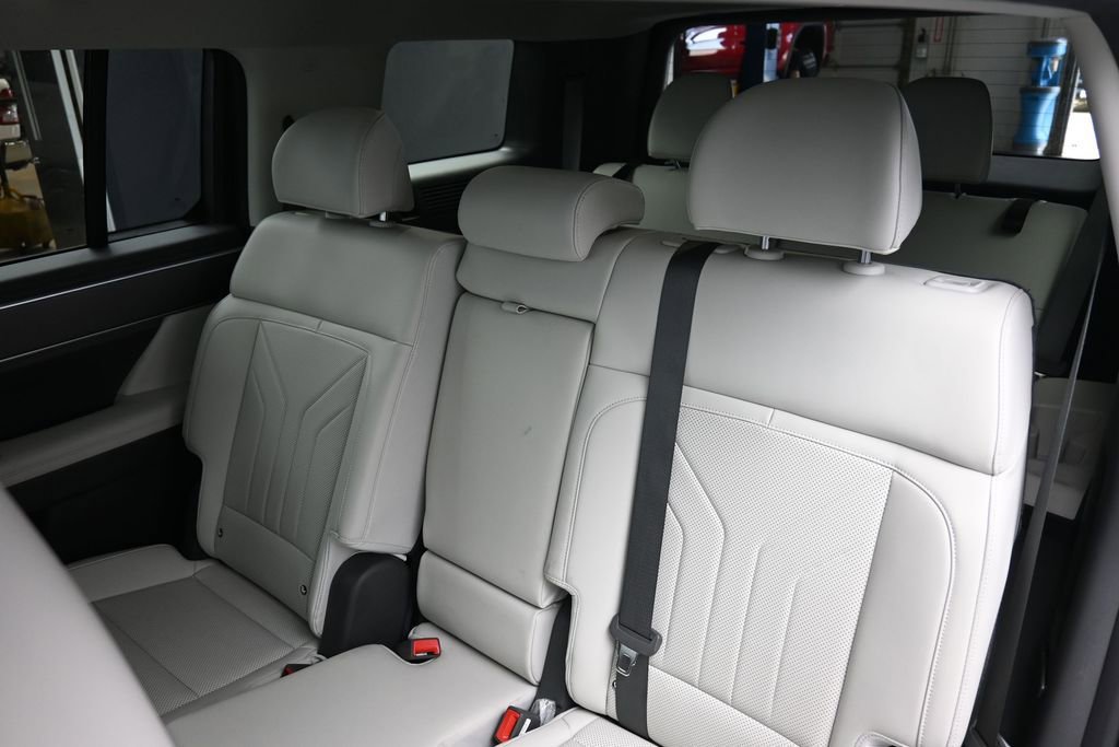 Used 2025 Hyundai Santa Fe SEL AWD/4WD image 22