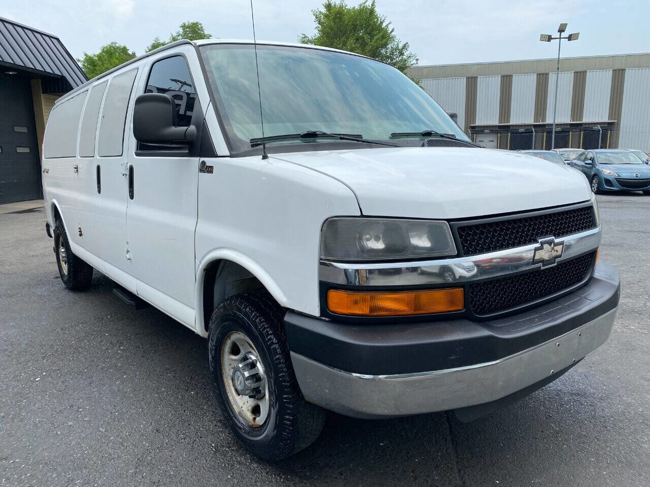 Used 2008 Chevrolet Express 3500 LS w/ LT Preferred Equipment Group image 3