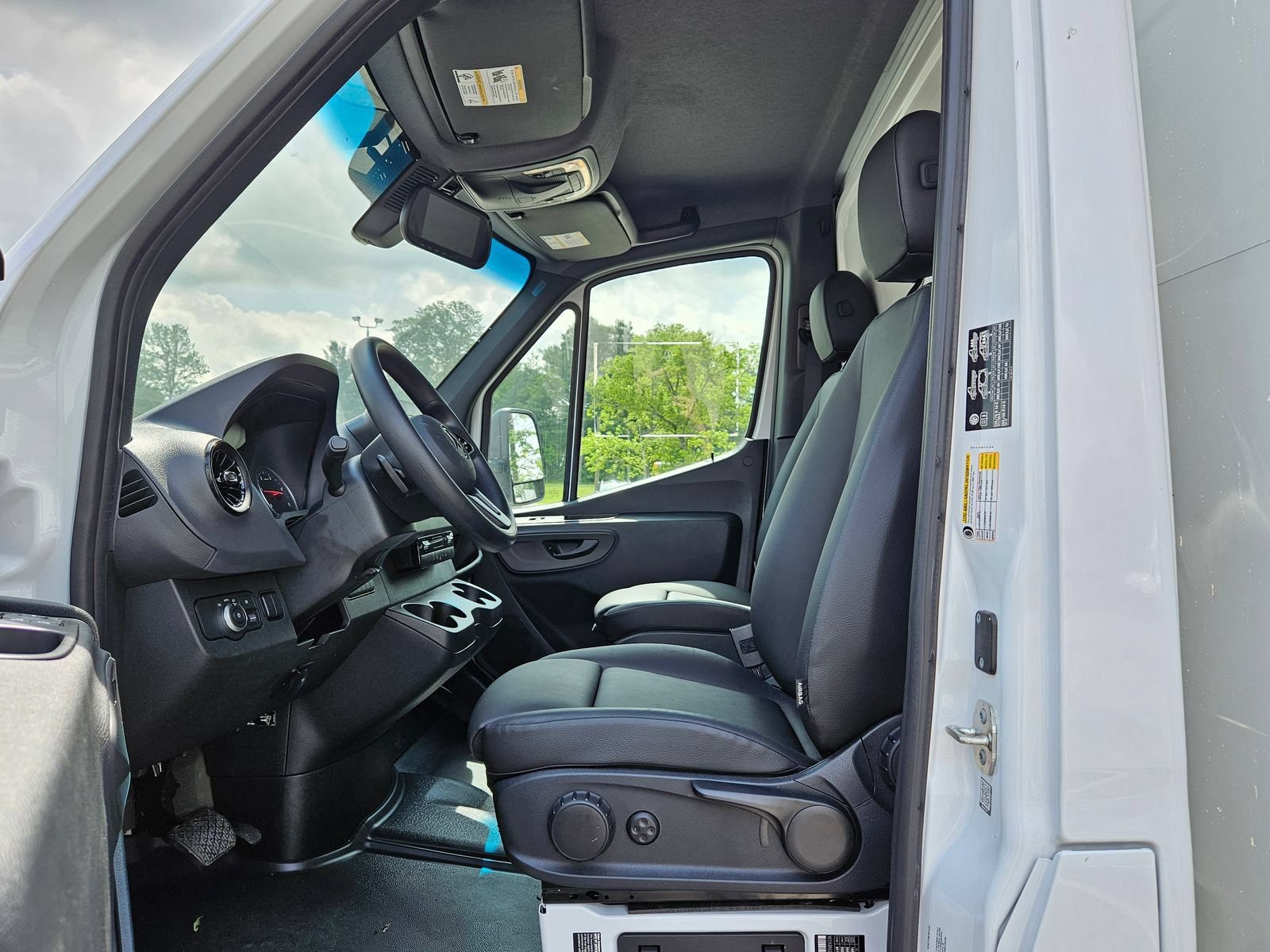 New 2024 Mercedes-Benz Sprinter 3500 image 14