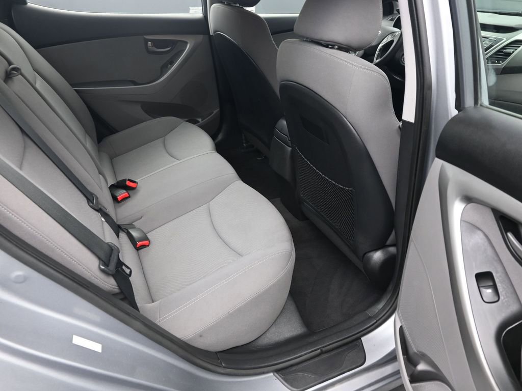 Used 2016 Hyundai Elantra SE w/ Option Group 02 image 10