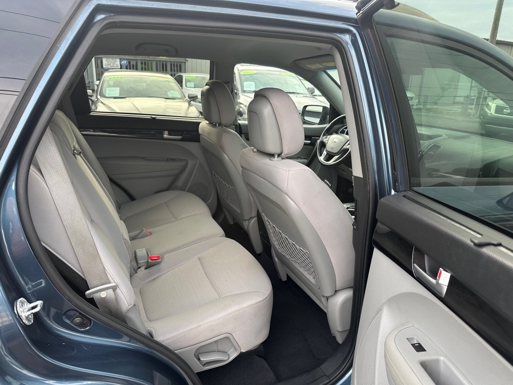 Used 2015 Kia Sorento LX FWD image 14