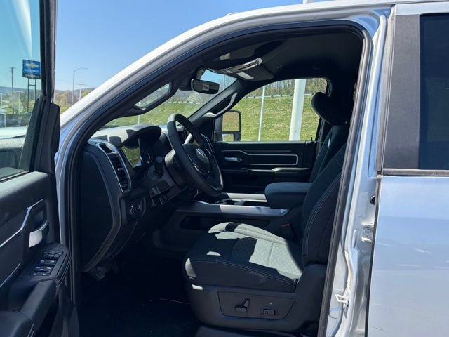 New 2026 RAM 2500 Big Horn AWD/4WD image 13
