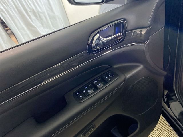 Used 2020 Jeep Grand Cherokee Overland image 26