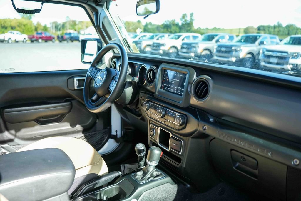 Used 2023 Jeep Wrangler Unlimited Sport AWD/4WD image 13