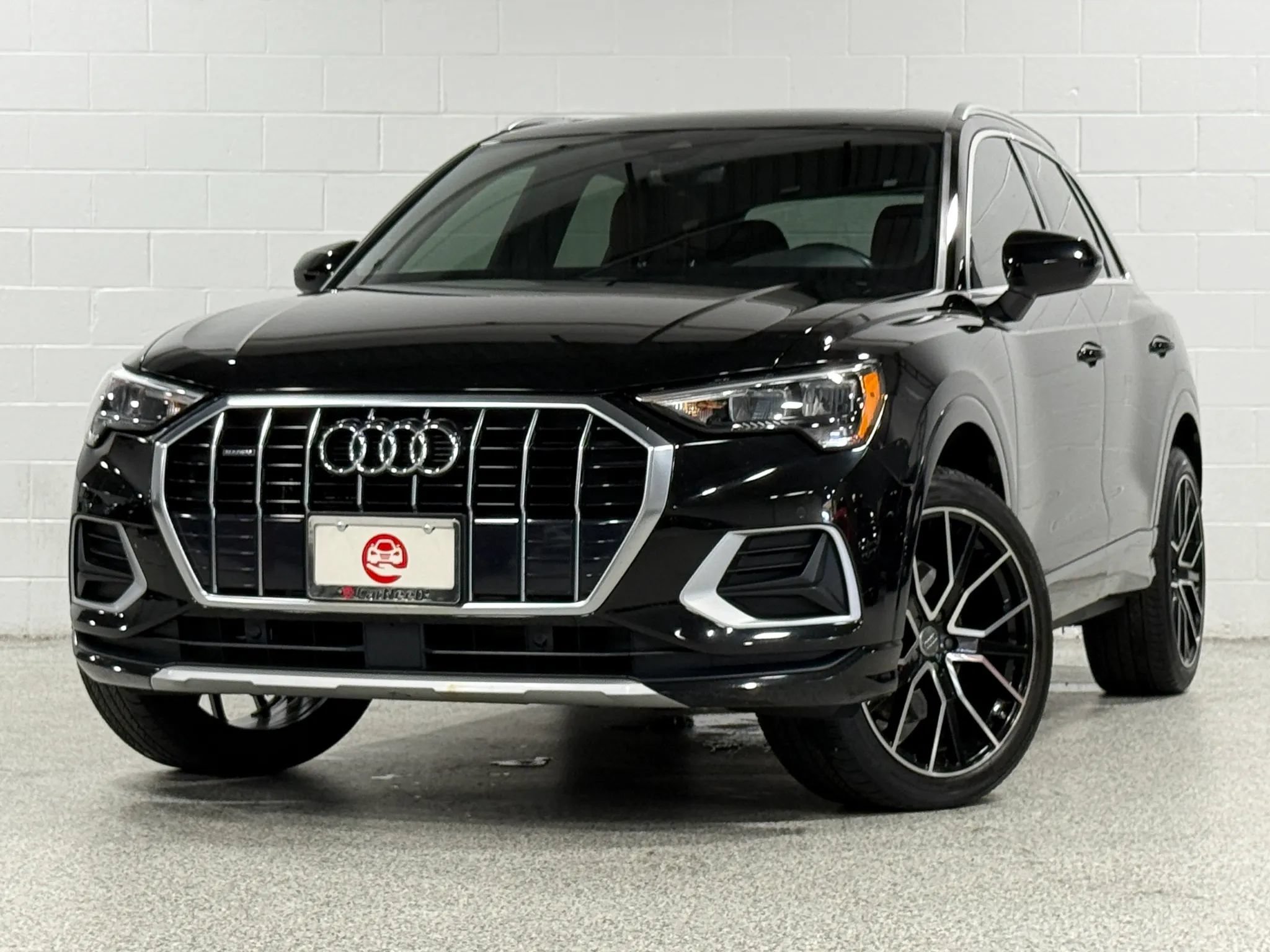 Used 2020 Audi Q3 2.0T Premium AWD/4WD image 2