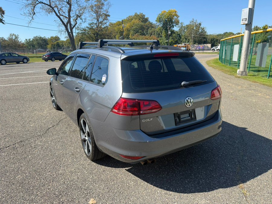 Used 2017 Volkswagen Golf S FWD image 3