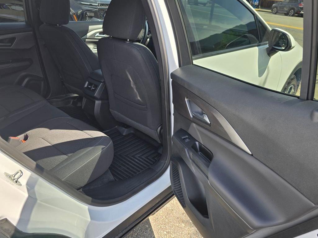 Used 2025 Chevrolet Equinox EV LT FWD image 14