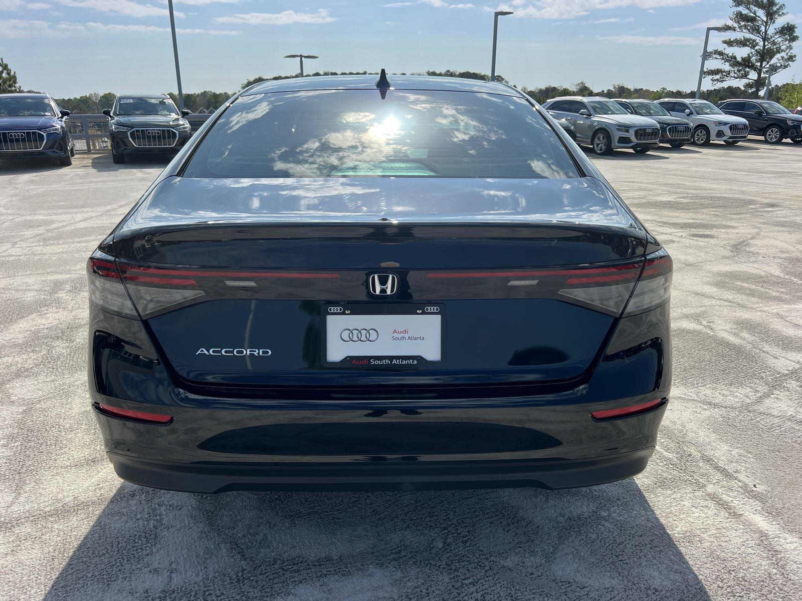 Used 2025 Honda Accord SE image 6