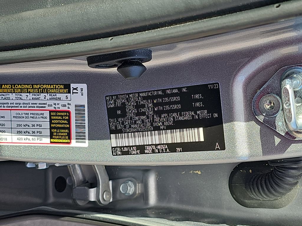 Used 2024 Toyota Highlander Platinum image 40