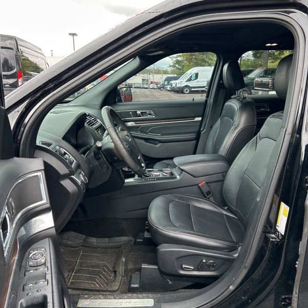 Used 2018 Ford Explorer Limited w/ Equipment Group 301A AWD/4WD image 11