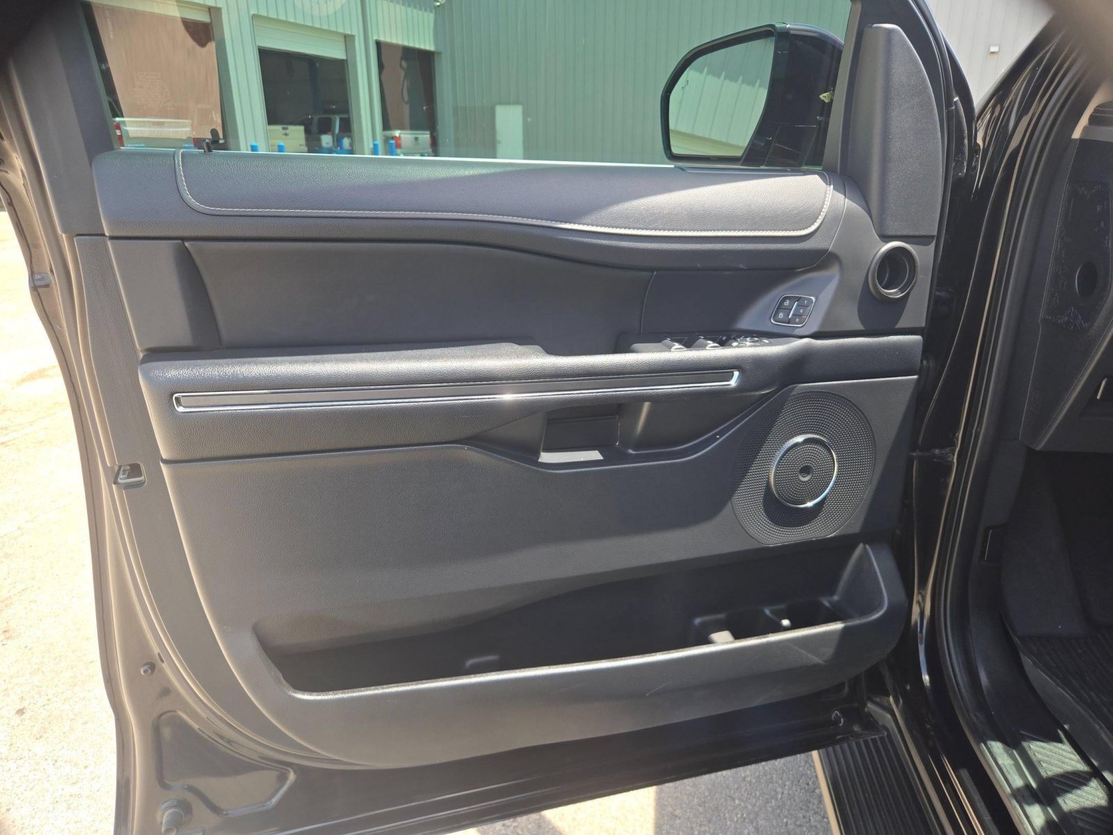 Used 2024 Ford Expedition Max XLT RWD image 12