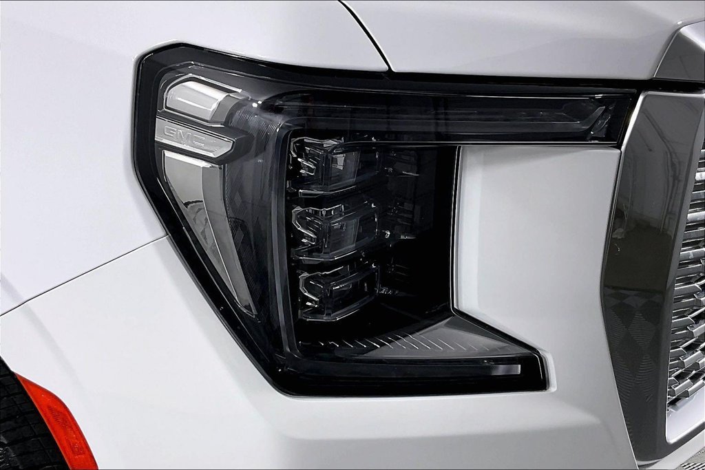 Certified 2022 GMC Yukon Denali RWD image 30