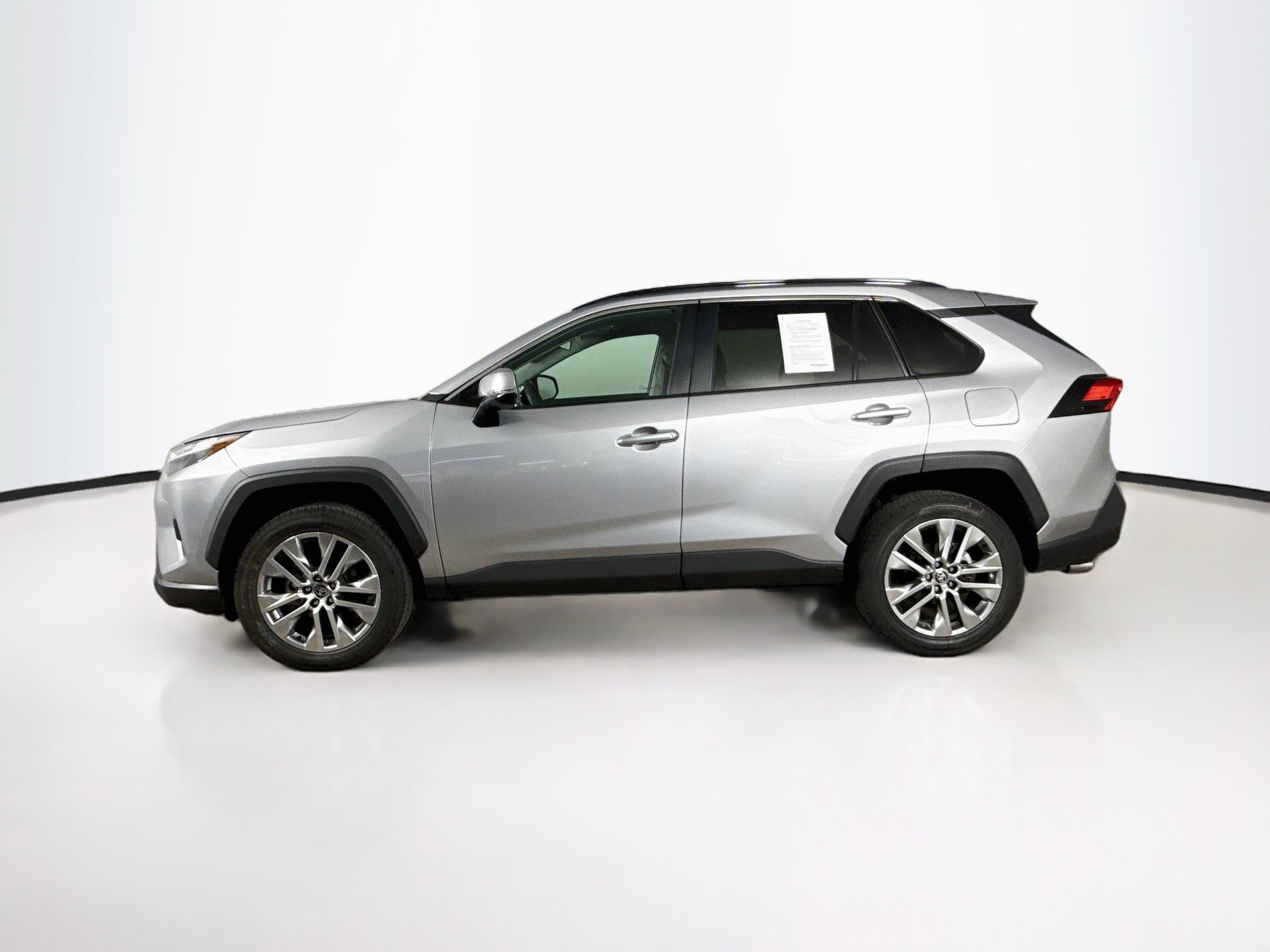 Used 2023 Toyota RAV4 XLE Premium FWD image 7