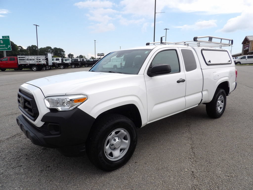 Used 2023 Toyota Tacoma SR RWD image 3