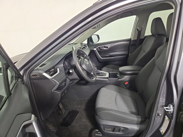 Used 2025 Toyota RAV4 XLE FWD image 12