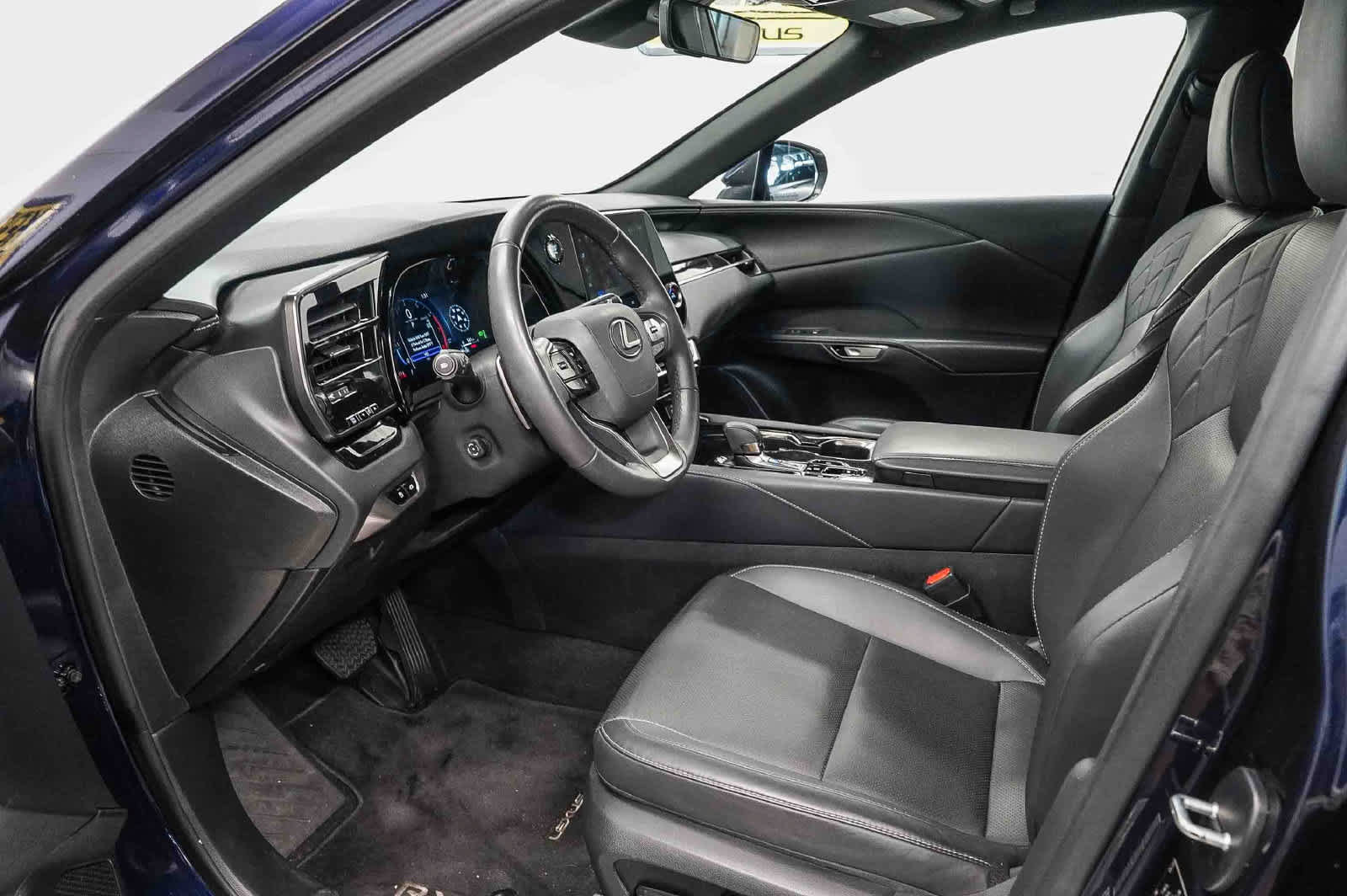 Used 2025 Lexus RX 350 FWD w/ Technology Package image 18