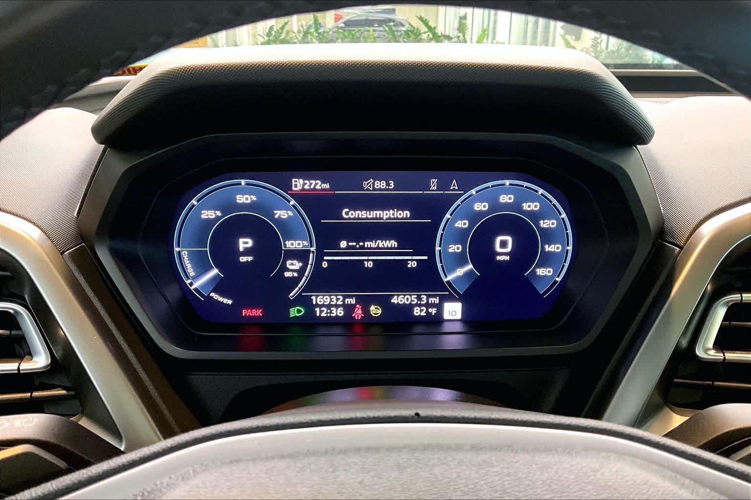 Used 2024 Audi Q4 e-tron Prestige AWD/4WD image 25